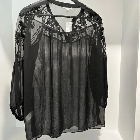NWT Maurices black oversized Black Floral Lace Semi Sheer Blouse XS - Picture 3 of 4